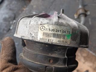 подушка крепления двигателя Mercedes-Benz Vito W639 2004, 2.2 л., OM 646.983, дизель, МКПП, белый, задний привод, A6392410413