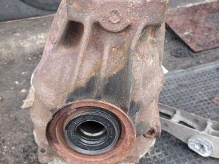 редуктор заднего моста Mercedes-Benz Vito W639 2004, 2.2 л., OM 646.983, дизель, МКПП, белый, задний привод, A6393501114