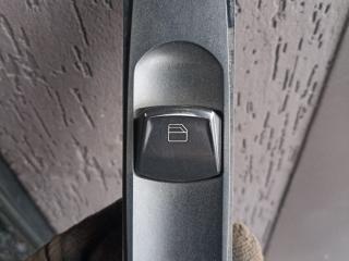 кнопка стеклоподъемника двери Mercedes-Benz Vito W639 2004, 2.2 л., OM 646.983, дизель, МКПП, белый, задний привод, 6395450613
