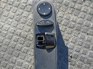блок управления стеклоподъемниками Mercedes-Benz Vito W639 2004, 2.2 л., OM 646.983, дизель, МКПП, белый, задний привод, A6395450113