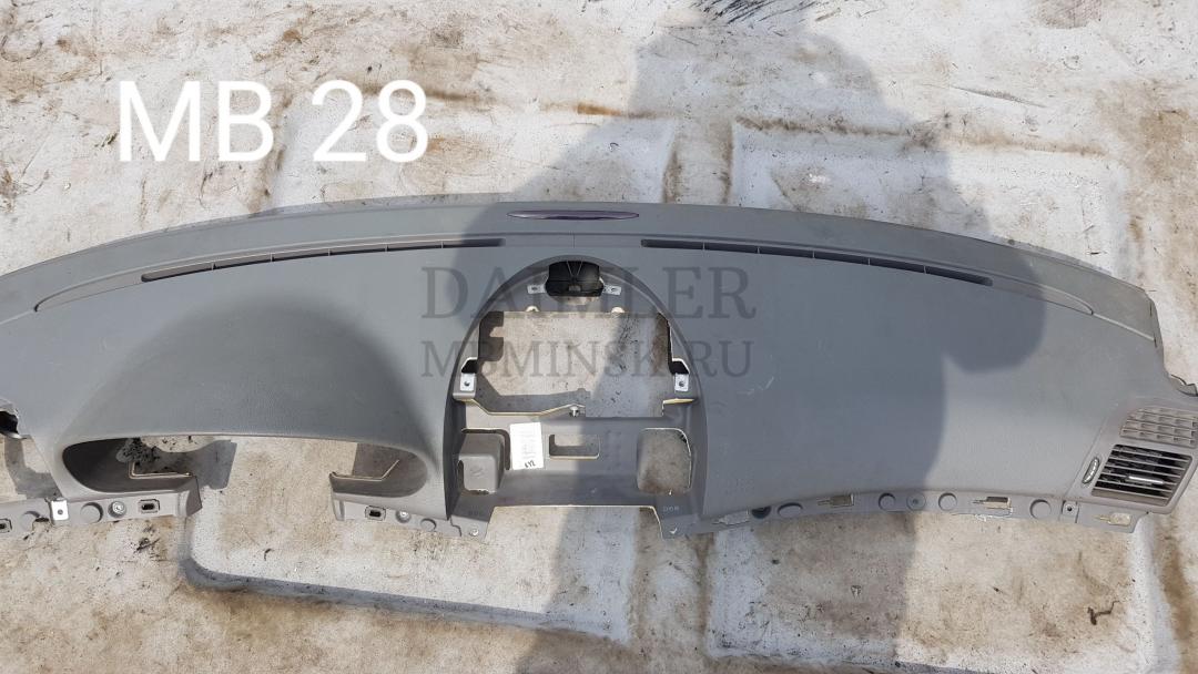 панель передняя салона (торпедо) Mercedes-Benz E-Класс W211/S211 2003, 3.2 л., дизель, АКПП, зеленый, универсал - фото №1