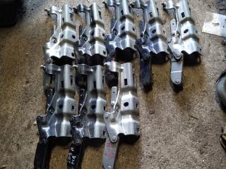 петля капота левая Mercedes-Benz C-Класс W203/S203/CL203 [рестайлинг] 2004, A2038800328