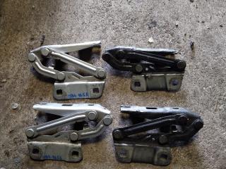 петля капота правая Mercedes-Benz M-Класс W164 2007, A2518800228