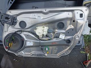 стеклоподъемник передний правый Mercedes-Benz E-Класс W212/S212/C207/A207 W212 2012, 2.1 л., CDi, OM 651.924, дизель, АКПП, серый металлик, седан, задний привод, правый руль