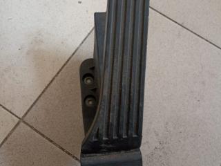 педаль Mercedes-Benz E-Класс W212/S212/C207/A207 W212 2012, 2.1 л., CDi, OM 651.924, дизель, АКПП, серый металлик, седан, задний привод, правый руль, A2043000082