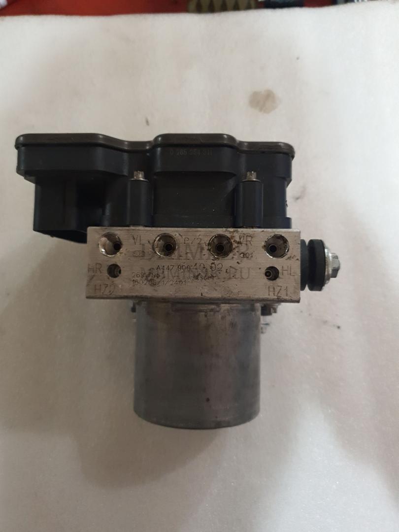 блок ABS Mercedes-Benz V-Класс W447 2016, 2.2 л., A4479004002 - фото №1