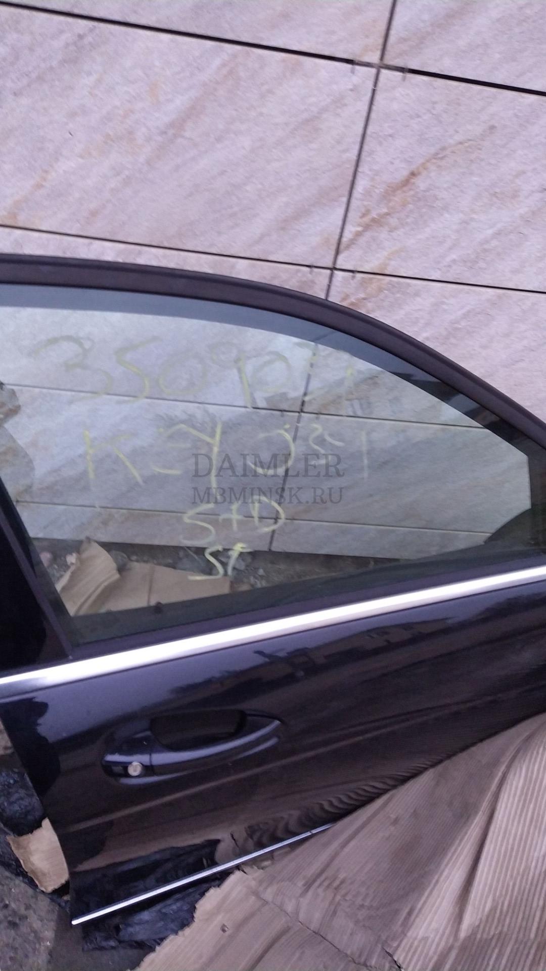 стекло двери передней правой Mercedes-Benz C-Класс W204/S204 2009, 2.1 л., OM 646.811, дизель, АКПП, черный, седан, правый руль - фото №1