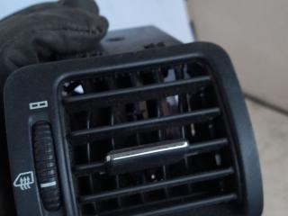 дефлектор обдува салона Mercedes-Benz M-Класс W163 2001, A1638300254