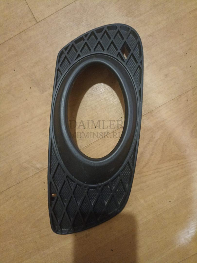 заглушка (решетка) в бампер Mercedes-Benz M-Класс W164 2006, 5.0 л., M 113.964, бензин, внедорожник 5 дв., A1648260224 - фото №1