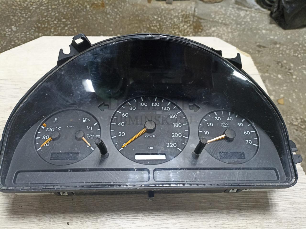 щиток приборов (приборная панель) Mercedes-Benz M-Класс W163 1998, 5.0 л., A1635402047, A1635400947, A1635400711, A1635403711 - фото №1