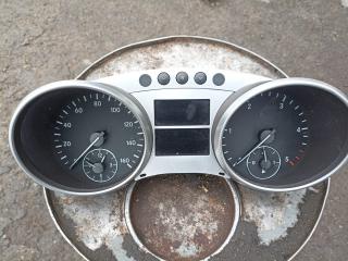 щиток приборов (приборная панель) Mercedes-Benz M-Класс W164 2007, 3.0 л., OM 642.940, дизель, АКПП, правый руль, A2514402111