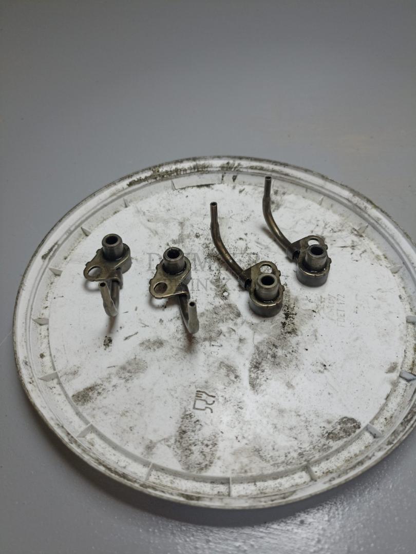 форсунка масляная Mercedes-Benz E-Класс W212/S212/C207/A207 W212 2012, 2.1 л., CDi, OM 651.924, дизель, АКПП, серый металлик, седан, задний привод, правый руль, A6511800143, A6511800343 - фото №1