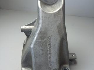 кронштейн двигателя Mercedes-Benz C-Класс W205/S205/C205 2014, 2.0 л., M 274.920, бензин, A2742230204