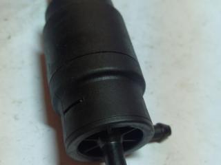 насос (моторчик) омывателя стекла Mercedes-Benz C-Класс W203/S203/CL203 [рестайлинг] 2004