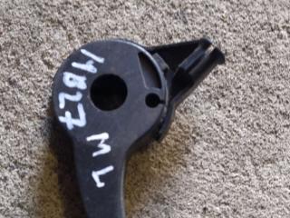 механизм открытия капота (кронштейн в салоне) Mercedes-Benz M-Класс W163 [рестайлинг] 2004, 4.0 л., дизель, АКПП, черный, внедорожник 5 дв.