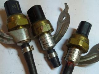 датчик давления топлива Mercedes-Benz GL-Класс X164 2008, 2.2 л., A0045421618