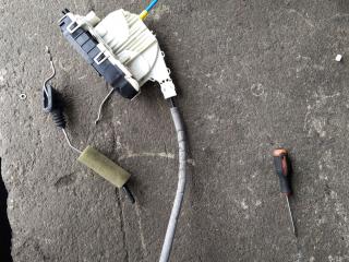 замок двери передней правой Mercedes-Benz E-Класс W212/S212/C207/A207 2009, 2.0 л., CDi, дизель, АКПП, чёрный, седан, задний привод, правый руль, A2047202435