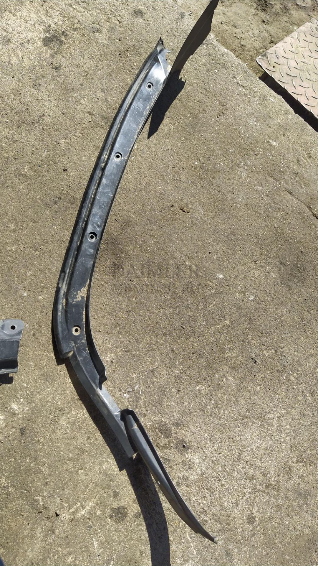 водосток крышки багажника Mercedes-Benz E-Класс W211/S211 2005, универсал, A2116930333 - фото №1