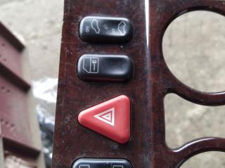 кнопка аварийной сигнализации Mercedes-Benz E-Класс W210/S210 1998, 2108210071
