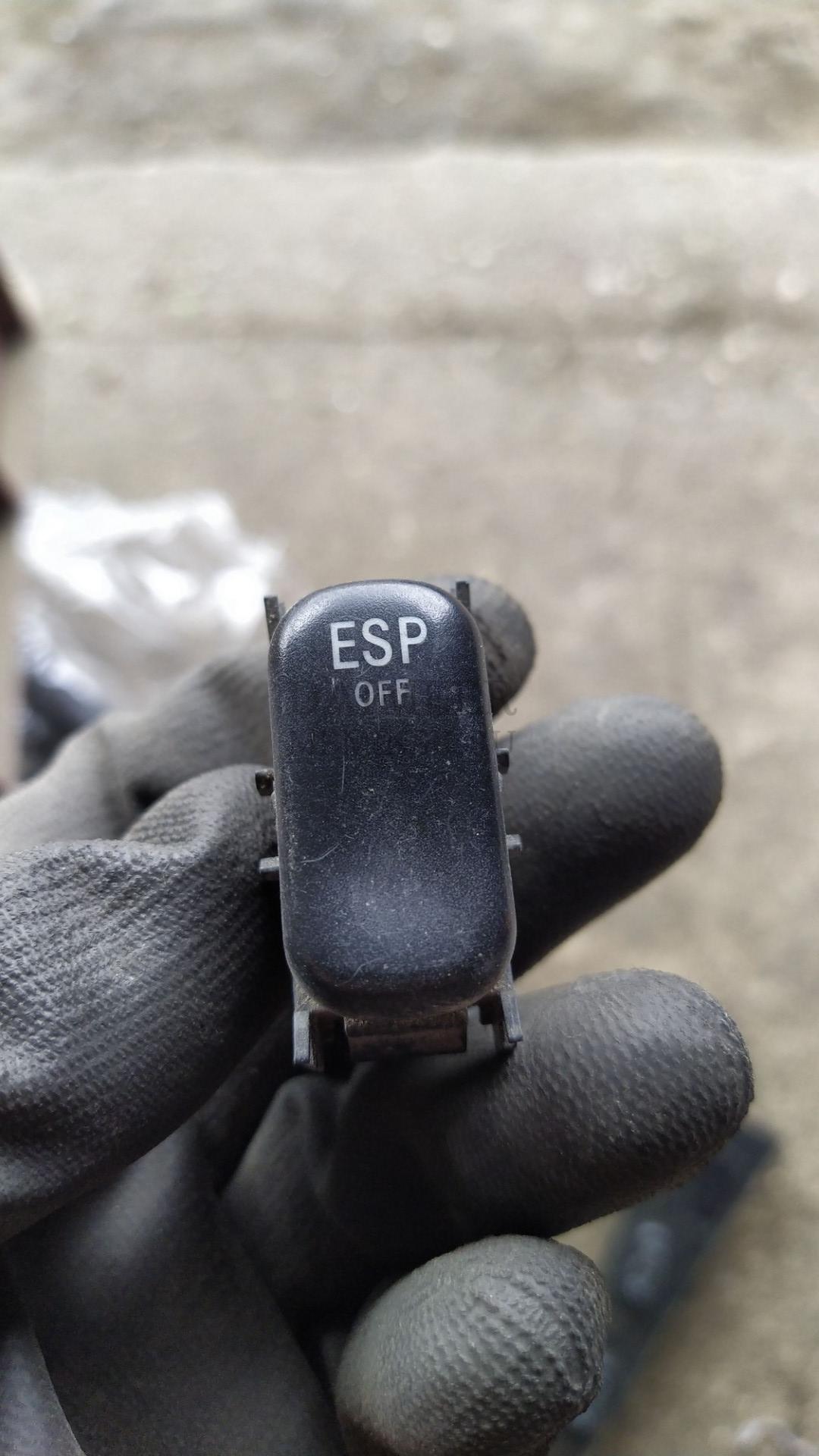 кнопка ASC / ESP Mercedes-Benz E-Класс W210/S210 1998, 2108213551 - фото №1