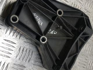 кронштейн компрессора кондиционера BMW 5 серия E60/E61 2006, 3.0 л., M57 D30 (306D3), дизель, седан, 7792202