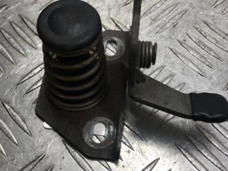 захватный крюк капота BMW 5 серия E60/E61 2005, седан, 7034256