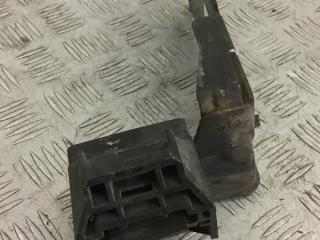 крепление кассеты радиаторов BMW 3 серия E90/E91/E92/E93 E91 2006, 3.0 л., M57 D30 (306D3), дизель, АКПП, sparkling graphite (a22), универсал, задний привод, правый руль, 51647117812, 7117812