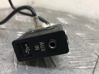 разъем AUX / USB BMW 5 серия F07/F10/F11 F10 2011, 2.0 л., N47 D20 C, дизель, АКПП, a90 (sophitgrau), седан, задний привод, правый руль, 61319129651, 9129651