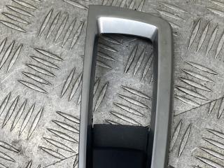 кнопка ручного тормоза (ручника) BMW 5 серия F07/F10/F11 [рестайлинг] F10 2013, 4.4 л., N63 B44 A, бензин, АКПП, черный black-sapphire metallic, седан, полный привод, 61319217594, 9217594