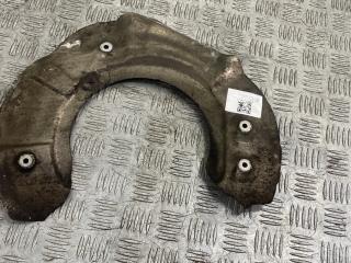 защитный кожух тормозного механизма BMW 5 серия F07/F10/F11 [рестайлинг] F10 2013, 4.4 л., N63 B44 A, бензин, АКПП, черный black-sapphire metallic, седан, полный привод, 34116775266, 6775266