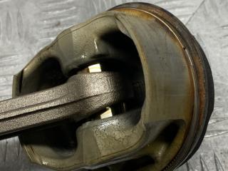 поршень BMW 5 серия F07/F10/F11 [рестайлинг] F10 2013, 4.4 л., N63 B44 A, бензин, АКПП, черный black-sapphire metallic, седан, полный привод, 11257613626