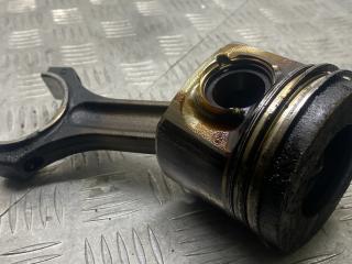 поршень BMW 6 серия F06/F12/F13 F13 2014, 4.0 л., дизель, АКПП, alpinweiß uni (300), купе, задний привод, правый руль