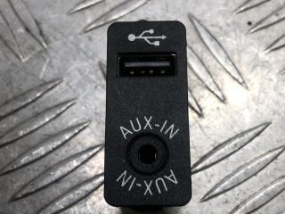 разъем AUX / USB BMW X1 F48 2016, 2.0 л., B47 C20 A, дизель, МКПП, alpinweiß iii (300), внедорожник 5 дв., полный привод, правый руль, 84109229246