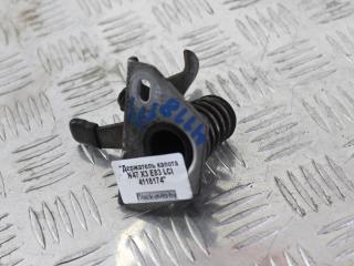 захватный крюк капота BMW X3 E83 [рестайлинг] 2008, 2.0 л., дизель, черный, внедорожник 5 дв.