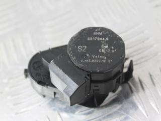 моторчик заслонки печки BMW 5 серия E39 [рестайлинг] 2001, 3.0 л., дизель, серебро, универсал, 6917944