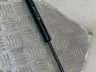 амортизатор капота BMW 5 серия E39 [рестайлинг] 2001, 2.5 л., дизель, чёрный, универсал, 8174866