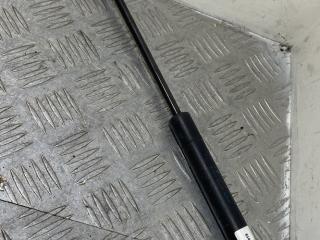 амортизатор капота BMW 5 серия E39 [рестайлинг] 2001, 2.5 л., дизель, чёрный, универсал, 8174866