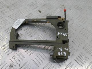 скелет ручки двери передней правой BMW 5 серия E39 1998, 2.5 л., бензин, серебро, седан