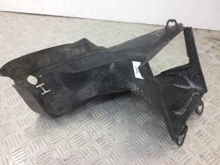 воздуховод (дефлектор) радиатора Audi A6 4F/C6 2007, серебро, седан, 4F0145333