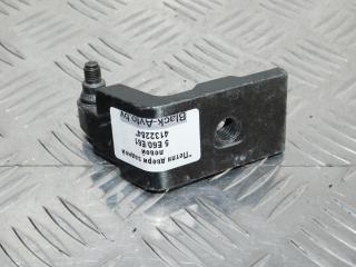 петля двери BMW 5 серия E60/E61 2006, седан, 7068089