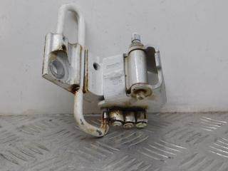 петля двери Audi A6 4F/C6 [рестайлинг] 2008, 2.7 л., дизель, МКПП, универсал, передний привод, 8E0831411E