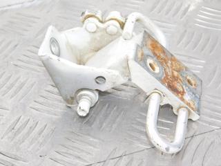 петля двери Audi A6 4F/C6 [рестайлинг] 2008, 2.7 л., дизель, МКПП, универсал, передний привод, 8E0833412E