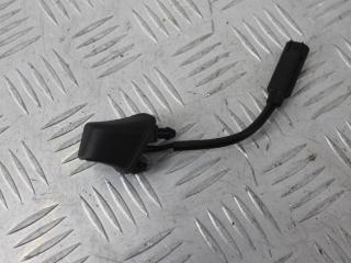 форсунка омывателя лобового стекла BMW 3 серия E90/E91/E92/E93 [рестайлинг] 2008, 3.0 л., M57 D30 (306D3), дизель, МКПП, space-grey metallic, кабриолет, задний привод, 61667131299, 8365385