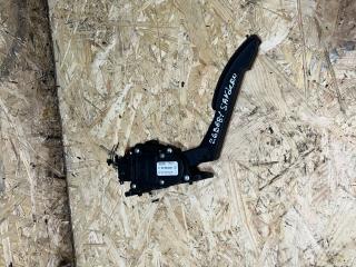 педаль Renault Sandero 1 поколение 2010