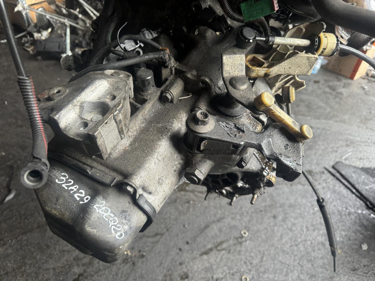 КПП механическая (МКПП) Peugeot 207 1 поколение 2006, 1.4 л., i, бензин, МКПП, 20CQ28 - фото №1