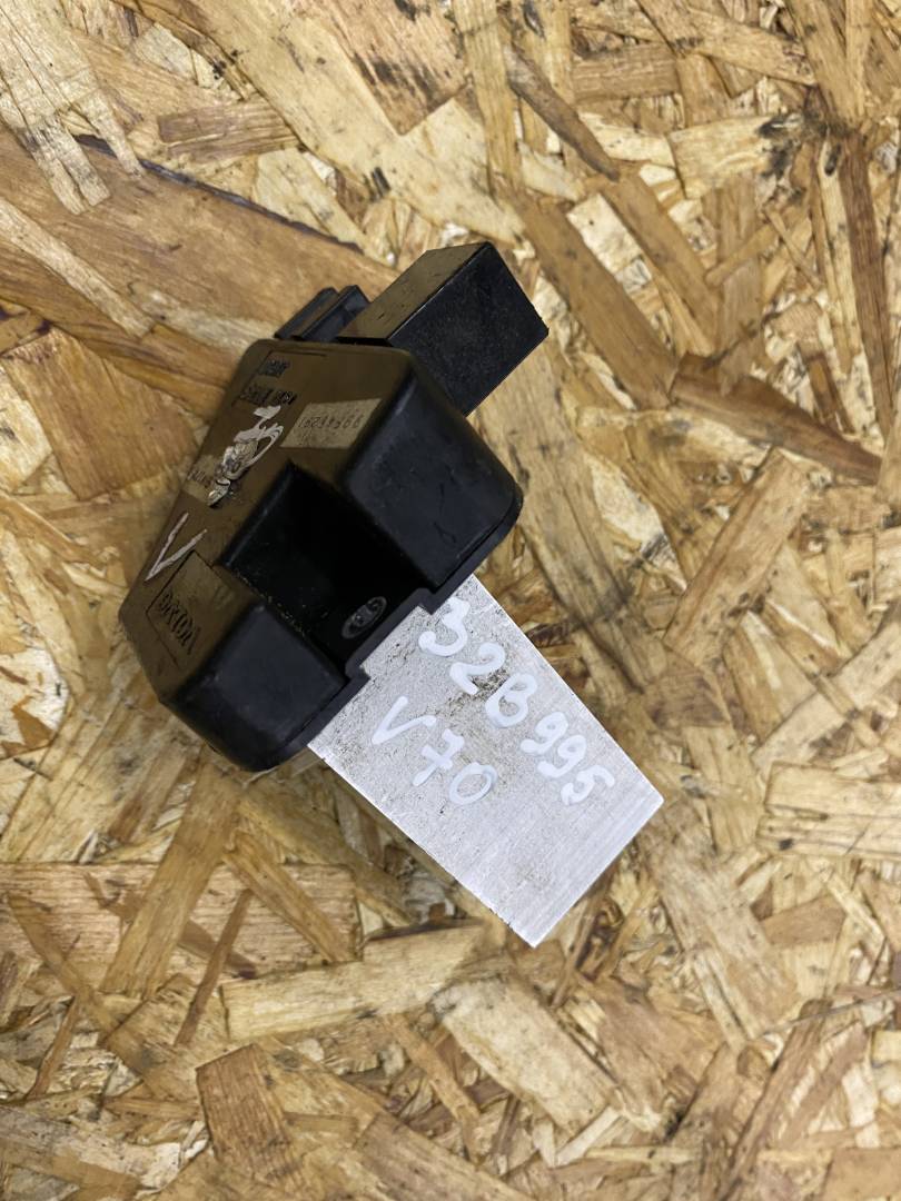 сопротивление печки Volvo V70 2 поколение 2000 - фото №1