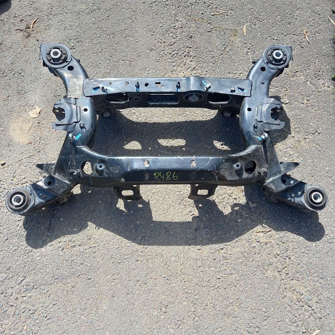 балка подвески задняя Chevrolet Camaro 6 поколение 2018, 2.0 л., бензин, 84035179 - фото №1