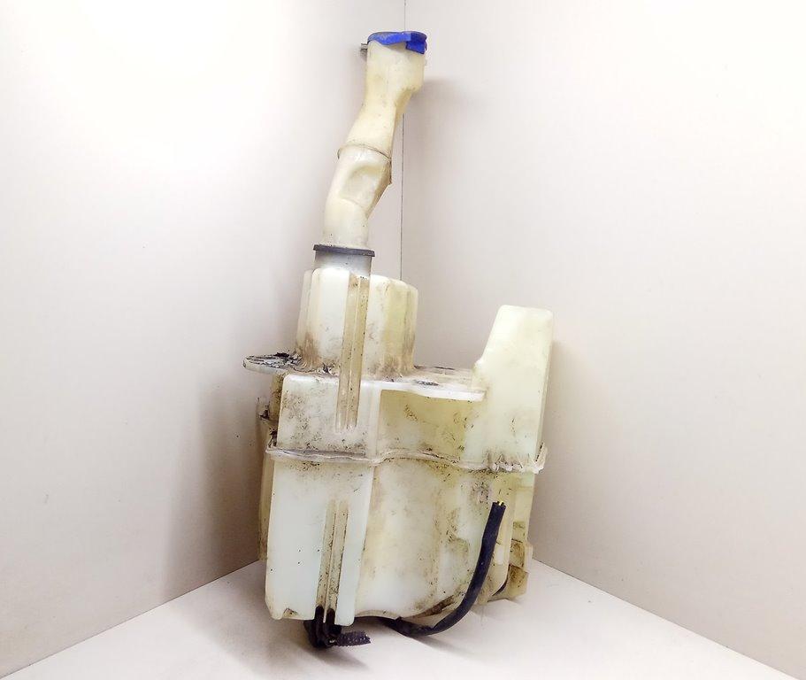 бачок омывателя Volvo V70 2 поколение 2002, 2.4 л., D 5244 T, дизель, МКПП, серебристый, универсал, передний привод, 9178881, 9484282, VOLVO - фото №1