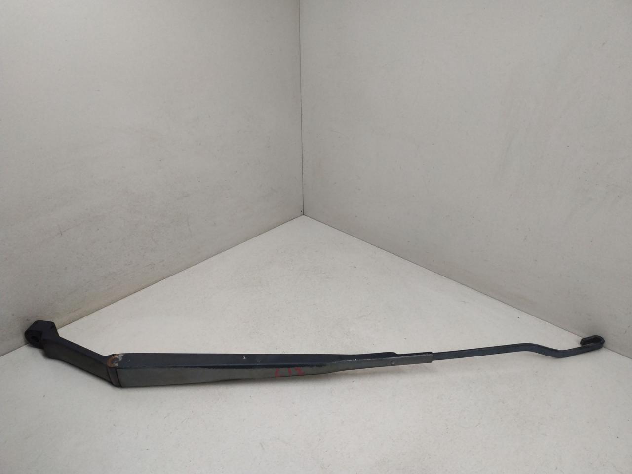 щеткодержатель (поводок стеклоочистителя, дворник) Hyundai Matrix 1 поколение FC 2005, 1.5 л., CRDi, дизель, 5МКПП, серебристый, минивэн, передний привод, 9832017000 - фото №1