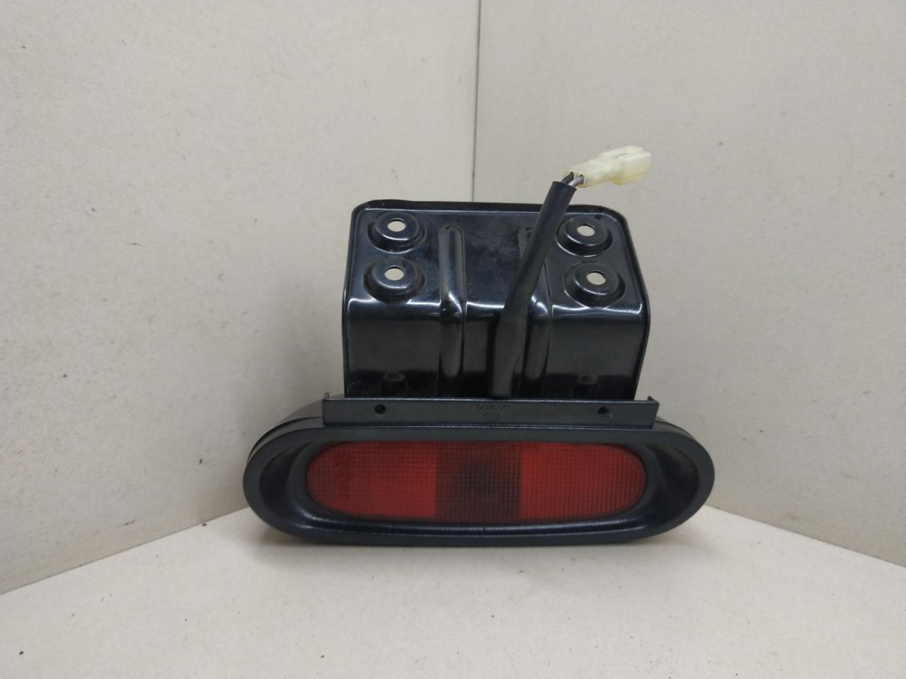 дополнительный стоп-сигнал Daewoo Nexia 1 поколение 2000, 104-1497 - фото №1